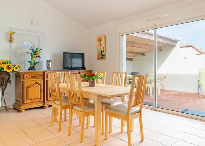 Awesome In Sur La Faute-sur-Mer